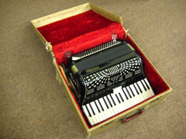 accordionroselli001.JPG